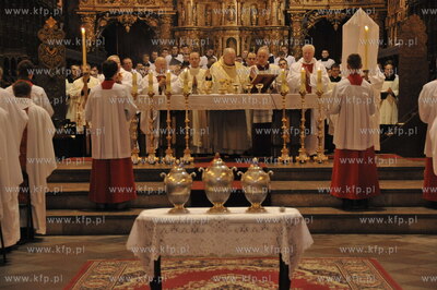 Msza krzyzma w katedrze pelplinskiej,pod przewodnictwem...