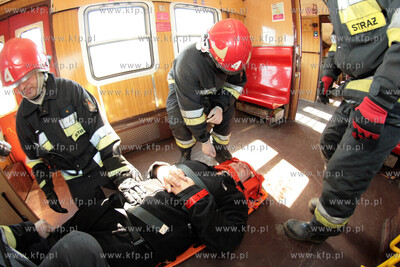 Cwiczenia wypadku masowego z duza iloscia osob poszkodowanych...