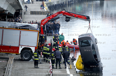 Akcja ratunkowa na wysokości Akademii Morskiej, przy...