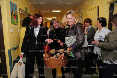 Oddzial Dziececy Szpitala Miejskiego w Gdyni. Odwiedziny...