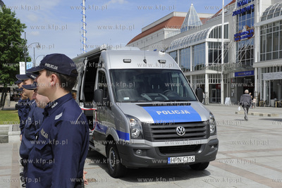 Sopot. Plac Przyjaciół Sopotu. Uroczystość przekazania...