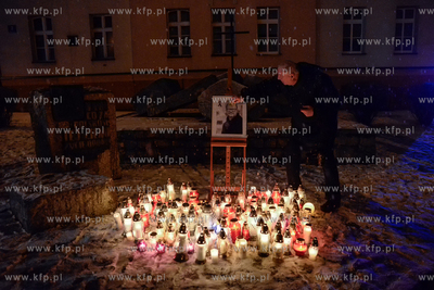 Burmistrz Mirosław Chyła wraz z mieszkańcami Pelplina...