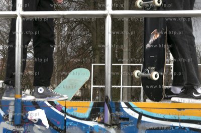 Mini skatepark przy Centrum Kultury i Sportu w Pruszczu...