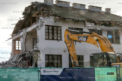 Wyburzanie budynku dworca PKP w Pruszczu Gdańskim....