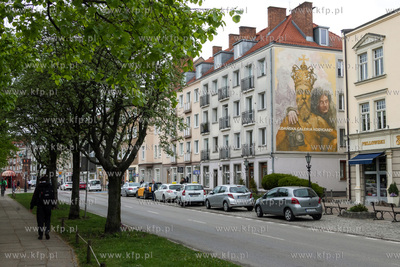 Mural Gdańska Galeria Kosycarzy na elewacji kamienicy...