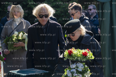 Gdańsk. Cmentarz Łostowicki. Uroczystości pogrzebowe...