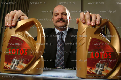 Pawel Olechnowicz - prezes Rafinerii Gdanskiej. 21.02.2003...