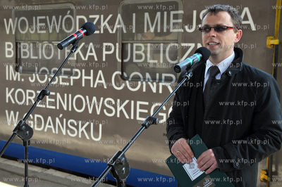 Dworzec Glowny PKP w Gdansku. Prezentacja Pociagu do...