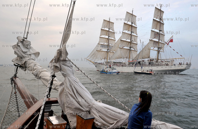 Wielka parada zaglowcow po Zatoce Gdanskiej na zakonczenie...