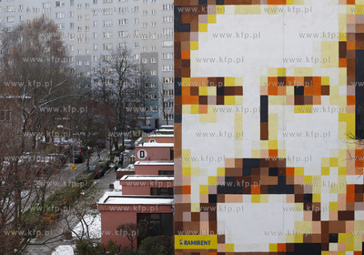 Gdansk Zaspa. Ul. Pilotow 17. Mural przedstawiajacy...