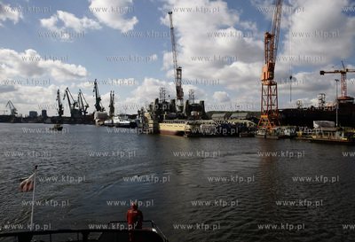 Gdansk. Stocznia Polnocna. Wodowanie dwustronnego ...