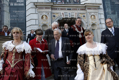 Gdansk. Dwor Artusa. Nadanie honorowego obywatelstwa...