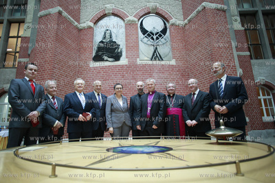 Dziedziniec Poludniowy Politechniki Gdanskiej. Uroczyste...