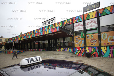 Sopot. Dworzec PKP. 26.10.2011 fot. Krzysztof Mystkowski...