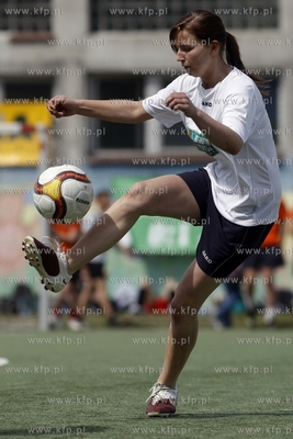 Gdansk Zaspa. Pilkarski turniej dzikich druzyn Do przerwy...