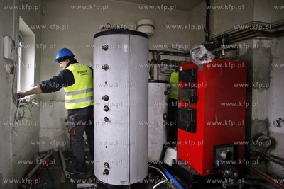 Pierwsze wyburzenia budynkow na trasie Pomorskiej Kolei...