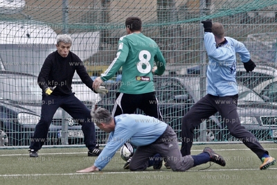 Gdansk. Boisko przy ul. Traugutta.  Noworoczny mecz...