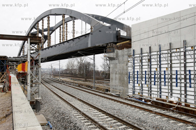 Budowa wiaduktu Pomorskiej Kolei Metropolitalnej w...