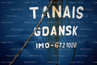 Statek towarowy MV TANAIS cumuje przy nabrzezu Motlawy...