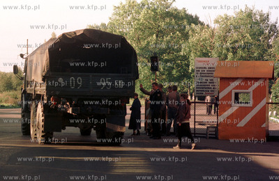 Wjazd - granica do strefy zamnkietej - wojskowej pomiedzy...