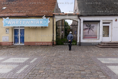 Pusty Deptak w Łebie po sezonie letnim. 30.09.2023...