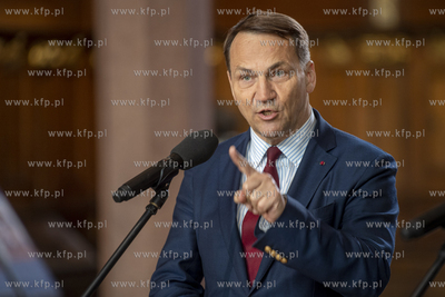 Dwór Artusa. Konferencja prasowa Ministra Spraw Zagranicznych...