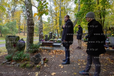 Gdańsk, Cmentarz Srebrzysko. Prezentacj projektu Znani-Niezapomniani....