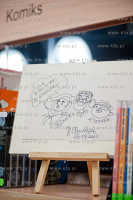 Gdansk. Biblioteka Manhattan w CH Manhattan. Kolekcja...