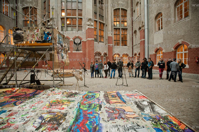 Gdansk. Gmach Glowny Politechniki Gdanskiej. Dziedziniec...