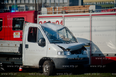 Gdansk. Ul. Okopowa. Wypadek samochodu dostawczego...