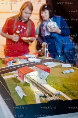 Gdansk. Matarnia. Kolej na PKM - Dzien Otwarty powstajacej...