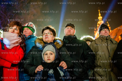 Gdansk. Zieleniec przy pomniku Jana Heweliusza. Widowisko...