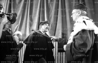 Gunter Grass otrzymuje doktorat Honoris Causa Uniwersytetu...