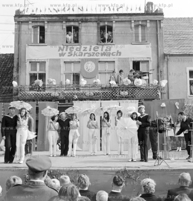 Niedziela w Skarszewach, festyn zorganizowany przez...