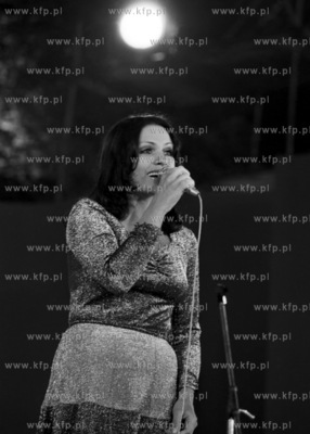 XV Miedzynarodowy Festiwal Piosenki w Sopocie. Na scenie...