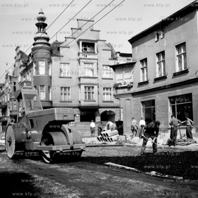 Prace przy poszerzaniu ul. 20 października ( obecnie...