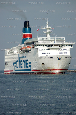 Prom pasazersko-samochodowy m/f "Scandinavia" wchodzi...