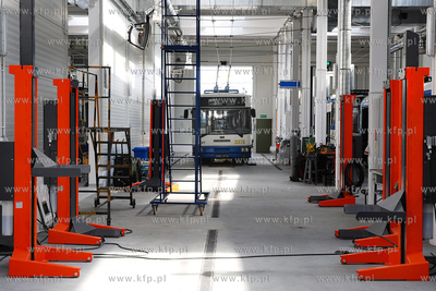 Gdynia. Nowa siedziba Przedsiebirtwa Komunikacji Trolejbusowej...