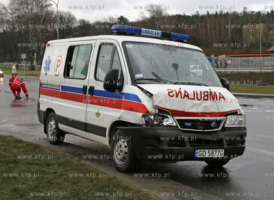 Gdansk - Matarnia. Kolizja na rondzie im.Jacka Kaczmarskiego....