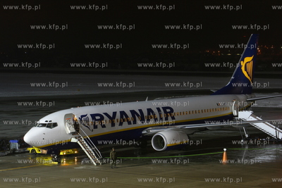 Gdansk , Rebiechowo Nz.Boeing 737-8AS Ryanair
02.01.2006
Sebastian...