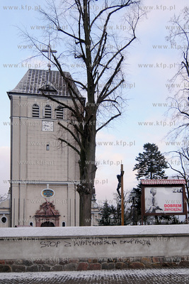 Antyklerykalne napisy pojawily sie na kosciolach w...