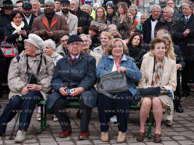 Zjazd uczestnikow Kindertransprtow i zwizane z tym...