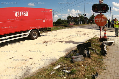 Mosty kolo Leborka. Pociag SKM uderzyl w cysterne....