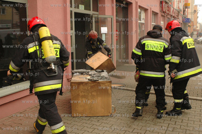 Elblag. Okolo godziny 10 w banku Millenium przy ul....