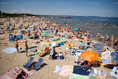 Gdansk Brzezno. Doskonala pogoda przyciaga tlumy na...