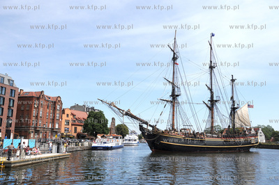 Gdansk. HMS Bounty, replika XVIII wiecznego zaglowca...