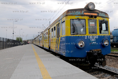 Pierwsi kibice przyjechali w czwartek kolejka SKM do...