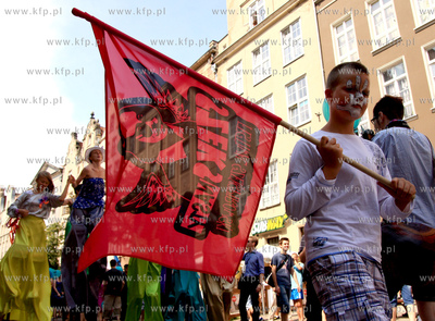 Parada  XVI Festiwalu Szekspirowskiego ruszyla spod...