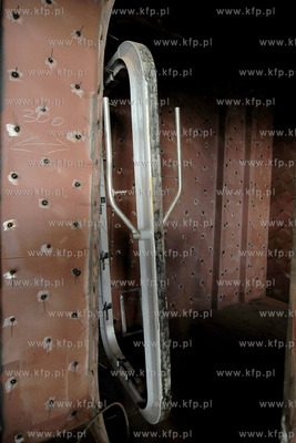 Niedokonczona Korweta Gawron oczekujaca na decyzje...