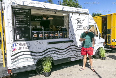I Festiwal Smaków Food Trucków na parkingu przy ul....